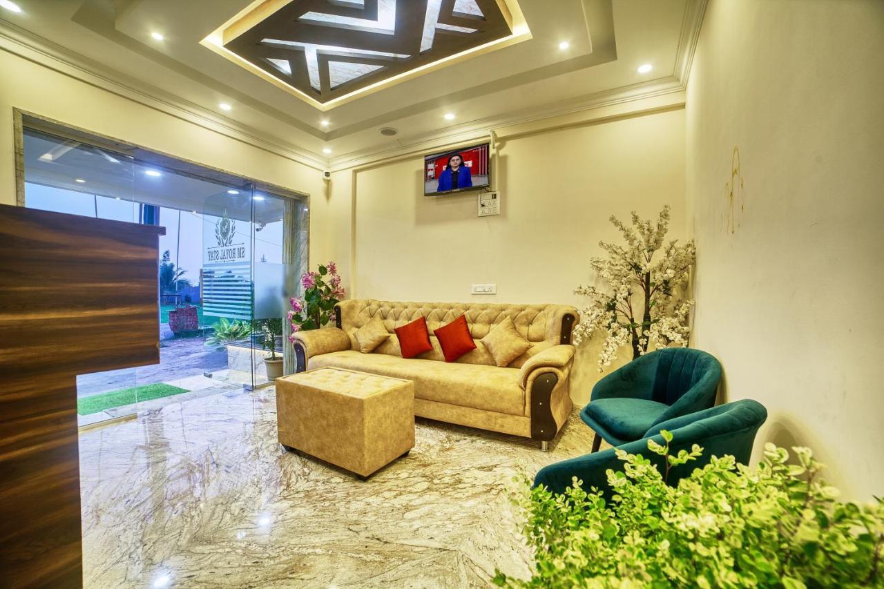 Sm Royal Stay Hotel - Near Bangalore International Airport Devanahalli Ngoại thất bức ảnh