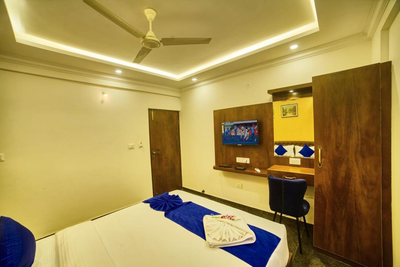 Sm Royal Stay Hotel - Near Bangalore International Airport Devanahalli Ngoại thất bức ảnh